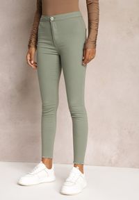 Renee - Ciemnozielone Bawełniane Spodnie Skinny Capria. Kolor: zielony. Materiał: bawełna #4