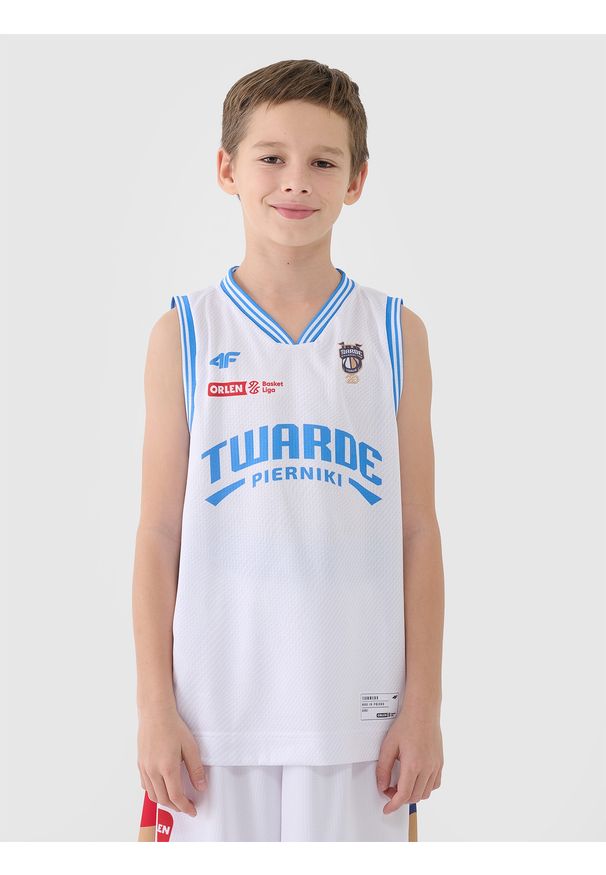 4f - 4F Koszulka meczowa replika domowa z sezonu 2024/25 dziecięca 4F x PLK - Twarde Pierniki Toruń - multikolor 146/152 (10-12 lat). Typ kołnierza: dekolt w serek. Kolor: wielokolorowy. Materiał: dzianina, włókno, materiał, syntetyk. Wzór: aplikacja, gładki, nadruk, ze splotem. Sezon: lato. Sport: koszykówka, fitness