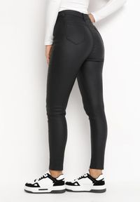 Born2be - Czarne Modelujące Spodnie Skinny z Kieszeniami Envoi. Kolor: czarny #4