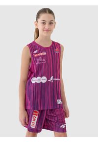 4f - 4F Koszulka meczowa replika wyjazdowa z sezonu 2024/25 dziecięca 4F x KS Bydgoszcz - multikolor 146/152 (10-12 lat). Typ kołnierza: dekolt w serek. Kolor: wielokolorowy. Materiał: dzianina, włókno, materiał, syntetyk. Wzór: gładki, nadruk, ze splotem, paski. Sezon: lato. Sport: koszykówka, fitness