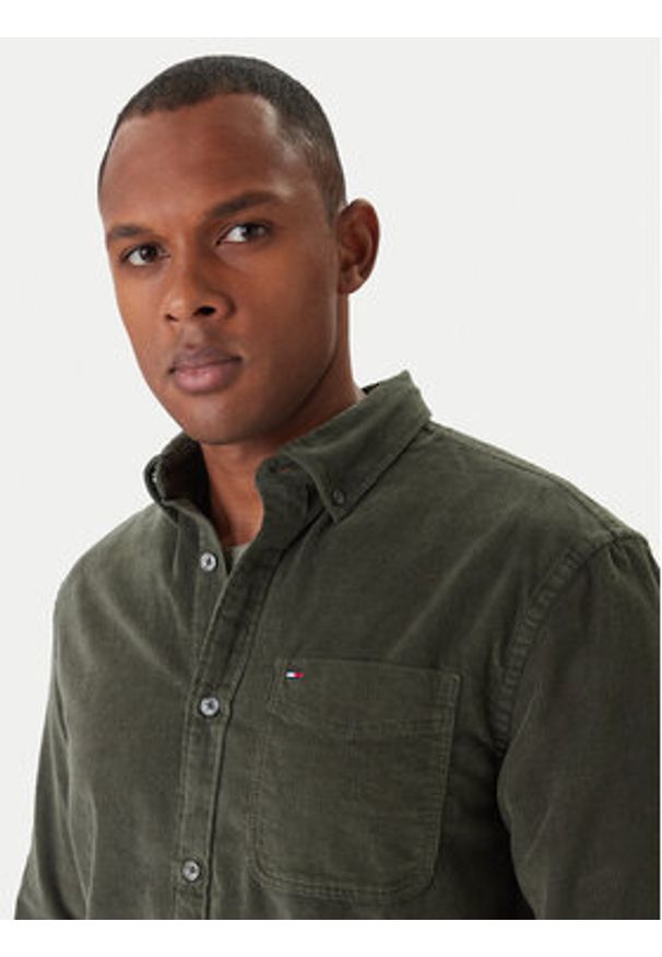 Tommy Jeans Koszula Baby Cord DM0DM22021 Zielony Regular Fit. Kolor: zielony. Materiał: bawełna