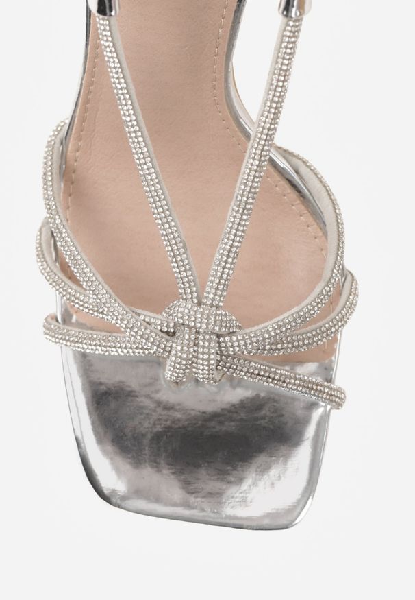 Renee - Srebrne Sandały VIES na Obcasie z Cyrkoniowymi Paseczkami Selvielle. Zapięcie: sprzączka. Kolor: srebrny. Materiał: skóra. Wzór: aplikacja. Sezon: lato. Obcas: na obcasie. Wysokość obcasa: średni