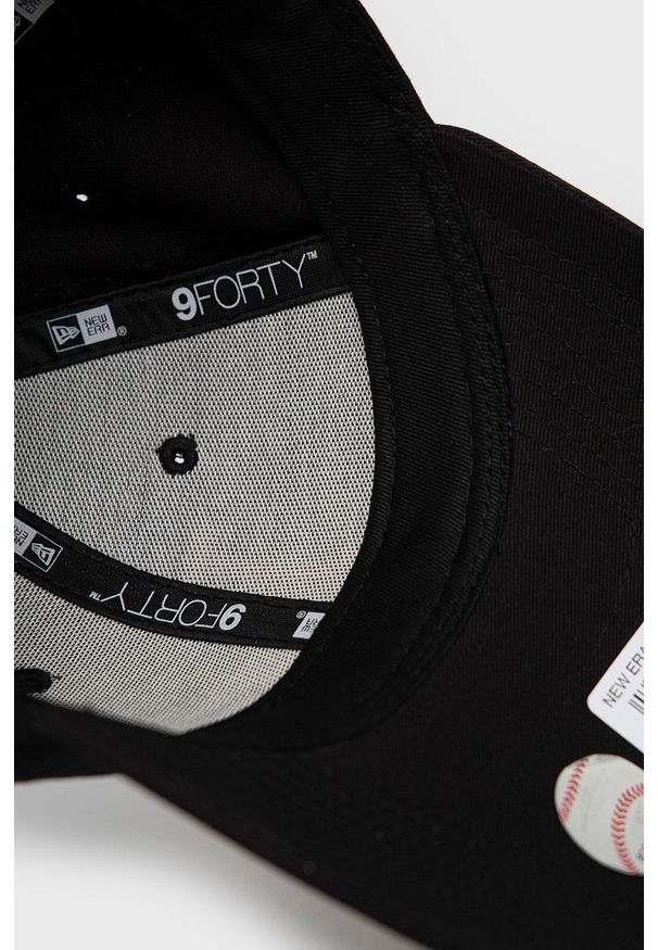 New Era czapka bawełniana kolor czarny z aplikacją. Kolor: czarny. Materiał: bawełna. Wzór: aplikacja