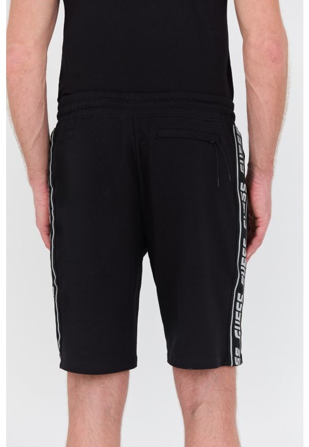 Guess - GUESS Czarne shorty Arlo. Kolor: czarny