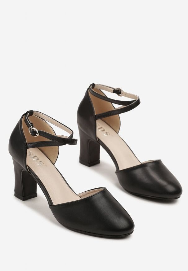 Born2be - Czarne Czółenka na Obcasie z Ozdobnymi Paskami Feniriela. Okazja: na co dzień. Zapięcie: pasek. Kolor: czarny. Obcas: na obcasie. Styl: casual. Wysokość obcasa: średni