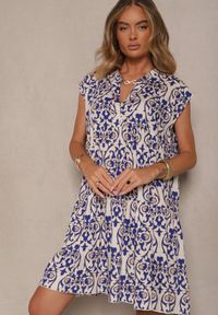 Renee - Niebieska Rozkloszowana Sukienka z Bawełny z Falbanką Livalia. Okazja: na co dzień. Kolor: niebieski. Materiał: bawełna. Sezon: wiosna. Styl: elegancki, casual