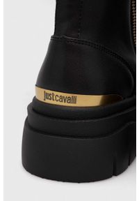 Just Cavalli kozaki damskie kolor czarny na płaskim obcasie 75RA3S83 ZS984 899. Zapięcie: sznurówki. Kolor: czarny. Szerokość cholewki: normalna. Obcas: na obcasie. Wysokość obcasa: niski #5