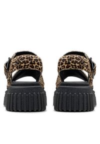Clarks Sandały Evamar Wish 26182050 Brązowy. Kolor: brązowy. Materiał: skóra, zamsz