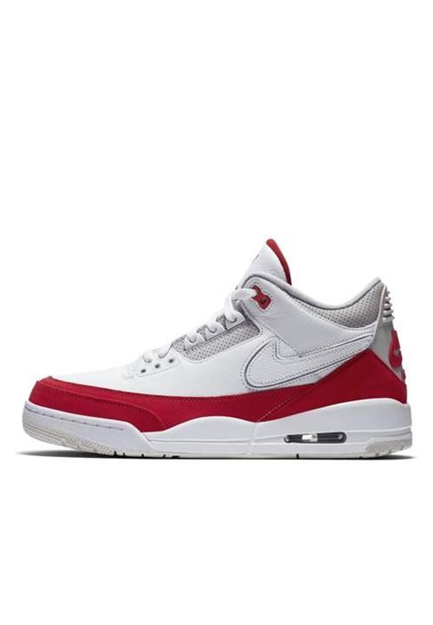 Buty do chodzenia męskie Nike Air 3 Retro TH SP. Zapięcie: sznurówki. Kolor: czerwony, wielokolorowy. Materiał: materiał. Szerokość cholewki: normalna. Sport: turystyka piesza