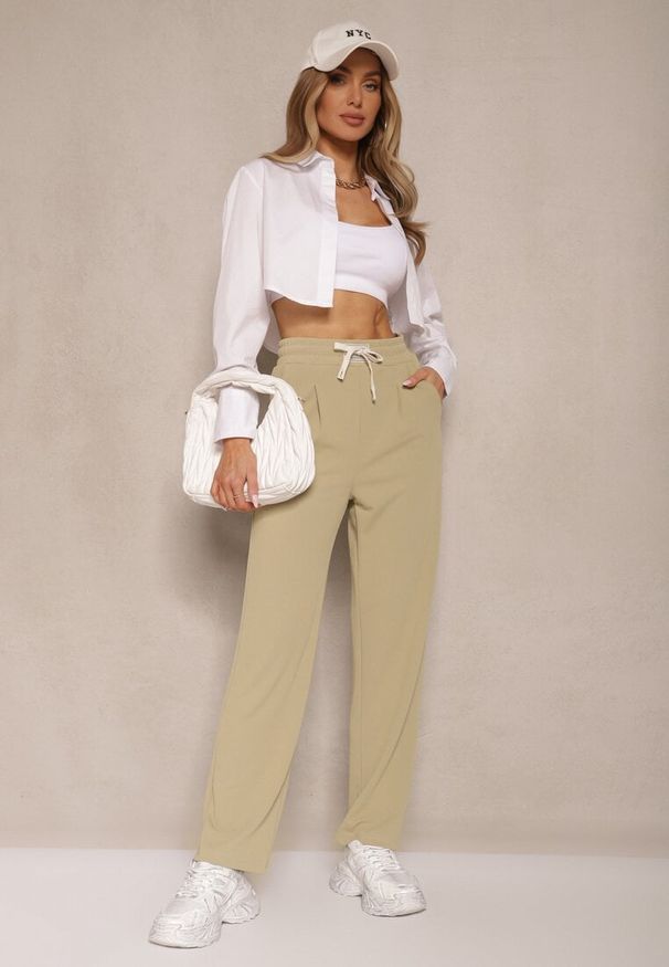 Renee - Zielone Spodnie High Waist z Prostą Nogawką i Gumką w Pasie Fadesa. Okazja: na co dzień. Stan: podwyższony. Kolor: zielony. Styl: casual
