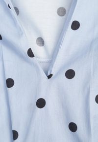 Renee - Niebieska Bluzka Bawełniana w Groszki Oversize Jeniera. Okazja: na co dzień. Typ kołnierza: dekolt w serek. Kolor: niebieski. Długość: krótkie. Wzór: grochy. Materiał: bawełna. Długość rękawa: krótki rękaw. Sezon: wiosna, lato. Styl: retro, casual #4