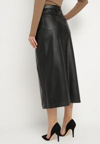 Born2be - Czarna Długa Spódnica High Waist z Imitacji Skóry z Dodatkowym Paskiem i Rozcięciem Wyneti. Okazja: na co dzień. Stan: podwyższony. Kolor: czarny. Materiał: skóra. Długość: długie. Styl: klasyczny, elegancki, casual #7