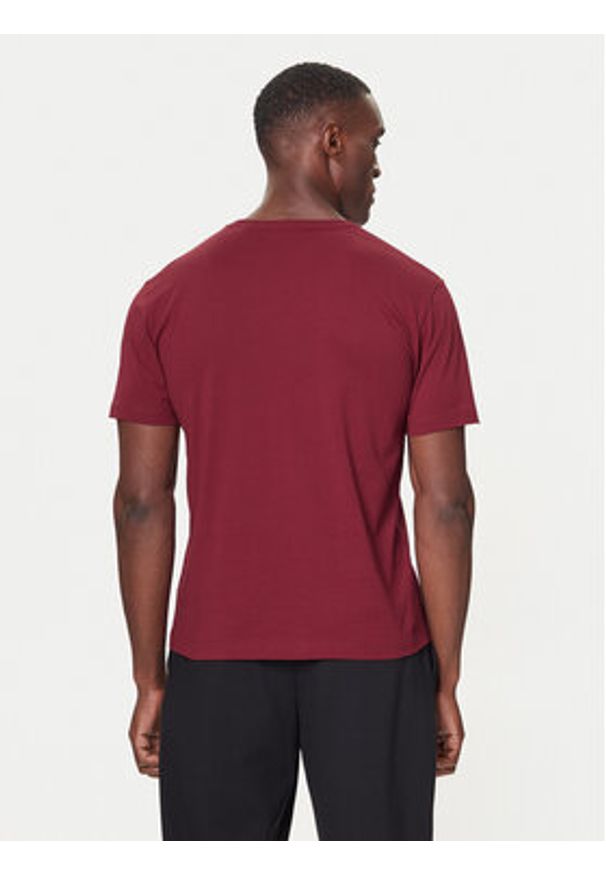 GANT - Gant T-Shirt 2004080 Bordowy Regular Fit. Kolor: czerwony. Materiał: bawełna