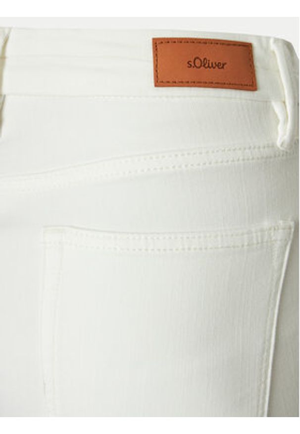 s.Oliver Jeansy 2140833 Biały Slim Fit. Kolor: biały