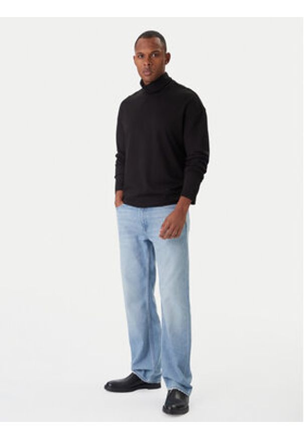 Calvin Klein Golf LV04LD215G Czarny Regular Fit. Typ kołnierza: golf. Kolor: czarny. Materiał: syntetyk