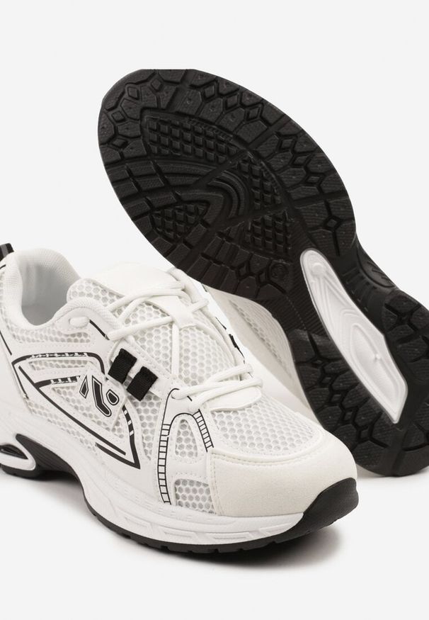 Born2be - Białe Sneakersy z Geometrycznym Wzorem Froloti. Okazja: na co dzień. Zapięcie: sznurówki. Kolor: biały. Materiał: jeans. Wzór: geometria