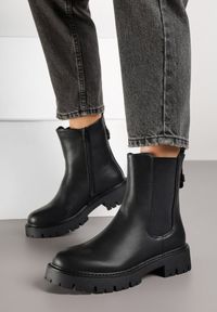 Renee - Czarne Botki Typu Sztyblety Zdobione Aplikacją Naladeia. Okazja: na co dzień. Kolor: czarny. Materiał: jeans, skóra. Wzór: aplikacja. Styl: casual