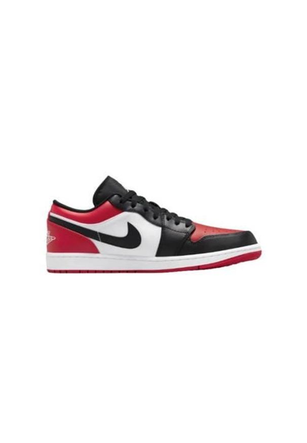 Jordan - Buty do chodzenia męskie Nike 1 Low Bred Toe. Zapięcie: sznurówki. Kolor: czarny, czerwony, wielokolorowy. Materiał: tkanina, skóra, guma. Szerokość cholewki: normalna. Sport: turystyka piesza