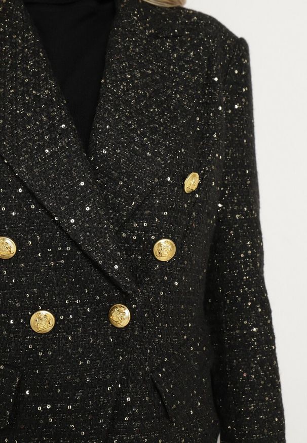 Born2be - Czarna Dwurzędowa Marynarka Taliowana w Tweedowym Stylu z Imitacją Kieszeni Liolia. Okazja: na co dzień. Kolor: czarny. Styl: casual, elegancki