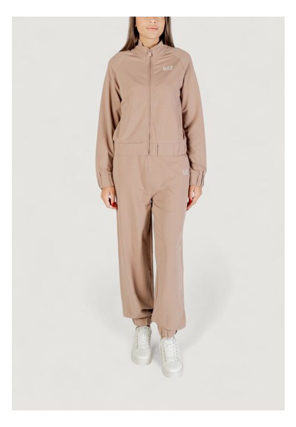 EA7 Emporio Armani Dres TRACKSUIT Brązowy Casual Fit. Okazja: na co dzień. Kolor: brązowy. Materiał: syntetyk. Styl: casual