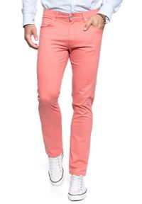 Wrangler - WRANGLER SPODNIE MĘSKIE GREENSBORO CORAL W15QWAR03. Materiał: materiał #4