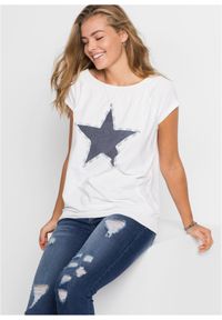 bonprix - Shirt z gwiazdą. Kolor: biały. Wzór: aplikacja