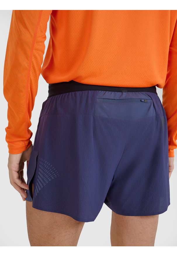 4f - 4F Spodenki do biegania szybkoschnące męskie - szare M. Kolor: szary. Materiał: elastan, włókno, syntetyk, materiał. Długość: krótkie. Wzór: jednolity. Sport: fitness, bieganie