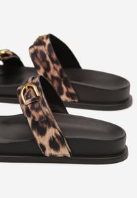 Born2be - Panterkowe Klapki z Ozdobnymi Klamrami i Paskami Felidaniel. Okazja: na co dzień. Materiał: jeans. Sezon: lato. Styl: casual, elegancki #3