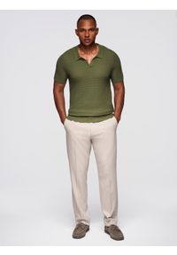 Ombre Clothing - Męska dzianinowa koszulka polo bez zapięcia – oliwkowa V1 - Rozmiar: S. Okazja: na co dzień. Typ kołnierza: polo. Kolor: oliwkowy. Materiał: dzianina. Wzór: gładki, ze splotem. Styl: klasyczny, casual #6