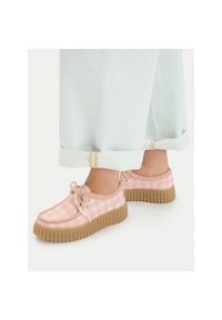 Półbuty Clarks. Kolor: różowy #1