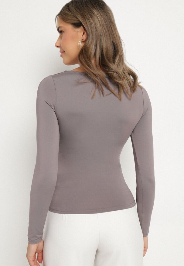 Born2be - Ciemnoszara Bluzka Alexusi. Typ kołnierza: dekolt kwadratowy. Kolor: szary. Materiał: dzianina. Długość rękawa: długi rękaw. Długość: długie. Wzór: gładki. Styl: elegancki