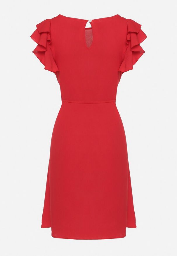 Born2be - Czerwona Trapezowa Sukienka z Krótkim Rękawem z Falbankami Wiązana Cienkim Paskiem Rissalia. Typ kołnierza: kołnierz z falbankami. Kolor: czerwony. Długość rękawa: krótki rękaw. Typ sukienki: trapezowe. Styl: klasyczny