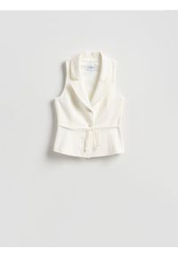 Reserved - Kamizelka z wiązaniem w talii - biały. Kolor: biały. Materiał: tkanina, wiskoza #1