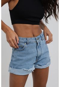 Marsala - Szorty jeansowe z wysokim stanem w kolorze BLUE - VANITY -XL. Okazja: na co dzień. Stan: podwyższony. Materiał: jeans. Długość: krótkie. Sezon: lato, wiosna. Styl: sportowy, casual, elegancki