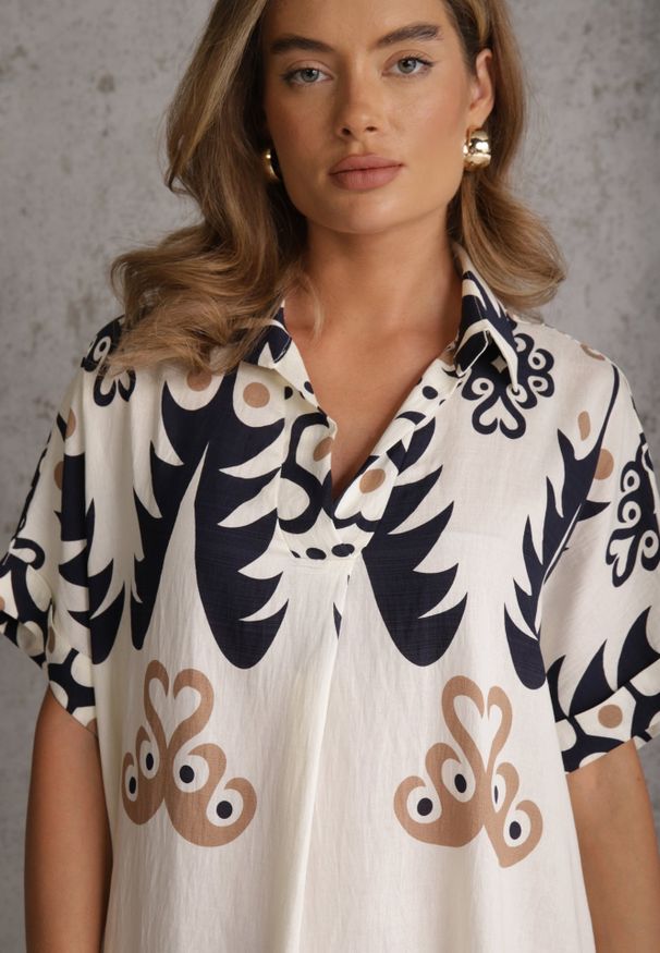 Renee - Granatowa Wiskozowa Sukienka o Kroju Oversize z Geometrycznym Printem Talon. Kolor: niebieski. Materiał: wiskoza. Wzór: nadruk, geometria. Sezon: lato. Typ sukienki: oversize. Styl: elegancki