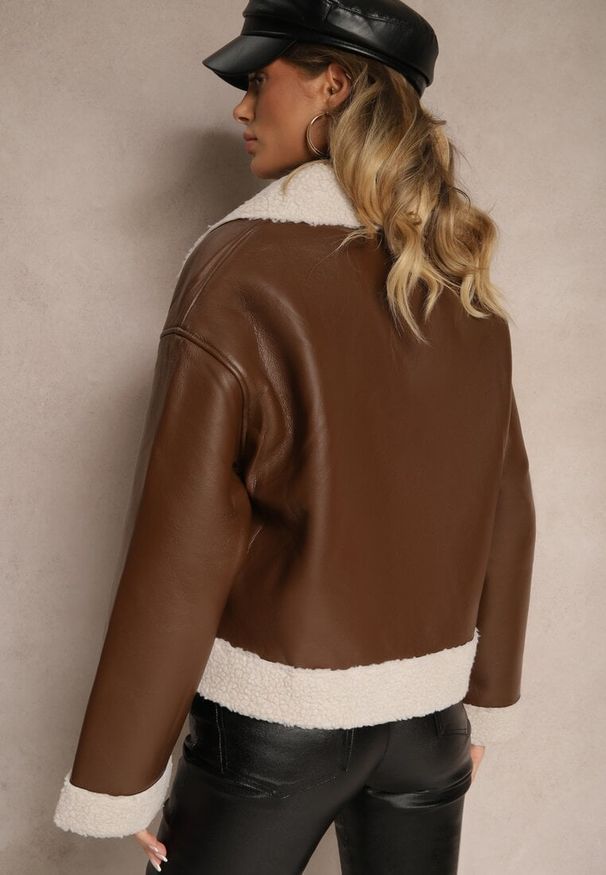 Renee - Brązowa Kurtka Biker w Stylu Ramoneski z Futrzanym Ociepleniem Nikinia. Okazja: na co dzień. Kolor: brązowy. Materiał: futro. Styl: klasyczny, casual, elegancki