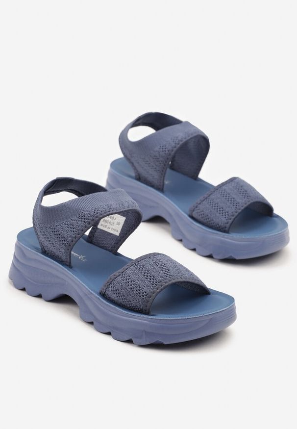 Born2be - Niebieskie Wsuwane Sandały w Sportowym Stylu Palasiela. Okazja: na co dzień. Zapięcie: bez zapięcia. Kolor: niebieski. Styl: sportowy