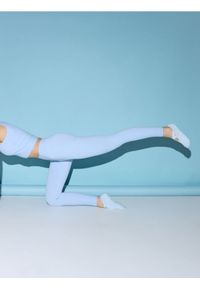 Reserved - Legginsy z marszczeniem - jasnoniebieski. Kolor: niebieski. Materiał: dzianina #1