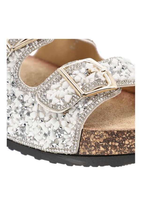 Sca'viola - Białe Klapki Sca'Viola Eleganckie Obuwie Damskie. Okazja: na co dzień. Kolor: biały. Wzór: aplikacja, paski. Sezon: lato. Styl: elegancki