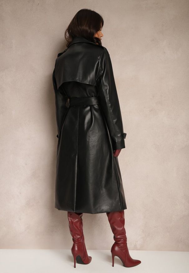 Renee - Czarny Płaszcz Trencz z Ekoskóry Wiązany w Pasie Ozdobiony Paskami Valentisha. Okazja: na spacer, na co dzień, na spotkanie biznesowe. Kolor: czarny. Wzór: aplikacja. Styl: casual, elegancki, biznesowy