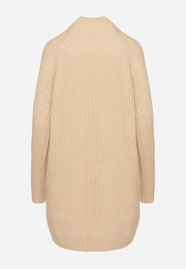 Born2be - Beżowa Sweterkowa Sukienka z Półgolfem i Wełną o Pudełkowym Kroju Norienne. Okazja: na co dzień. Kolor: beżowy. Materiał: wełna. Długość rękawa: długi rękaw. Styl: casual, elegancki