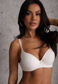 Renee - Jasnobeżowy Biustonosz Push Up o Gładkim Wykończeniu z Cyrkoniową Aplikacją Claronei. Kolor: beżowy. Rodzaj stanika: push-up. Wzór: gładki, aplikacja #1