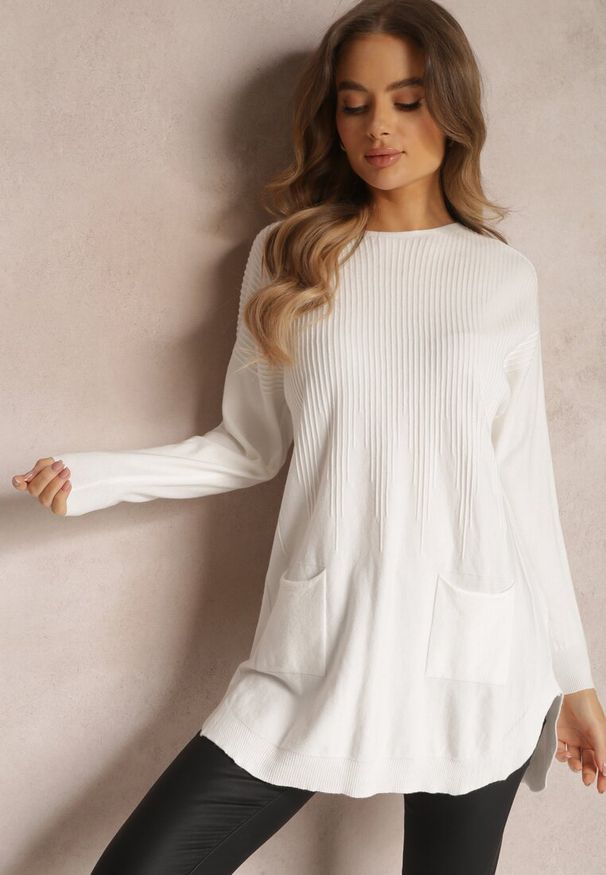 Renee - Biały Sweter z Naszytymi Kieszeniami Vezara. Okazja: na co dzień. Kolor: biały. Materiał: dzianina, prążkowany, jeans. Wzór: aplikacja. Styl: casual