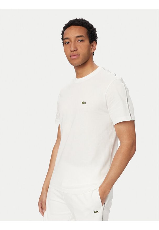 Lacoste T-Shirt TH0888 Biały Regular Fit. Kolor: biały. Materiał: bawełna