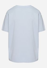 Born2be - Jasnoniebieski T-shirt z Ozdobnym Nadrukiem z Brokatem Tenesia. Okazja: na co dzień. Kolor: niebieski. Materiał: jeans, materiał. Wzór: nadruk. Styl: klasyczny, elegancki, casual #4