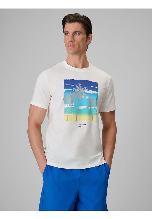 4f - 4F T-shirt regular z nadrukiem męski - kremowy XXL. Okazja: na co dzień. Kolor: kremowy. Materiał: bawełna, dzianina. Wzór: nadruk. Styl: wakacyjny, casual, klasyczny