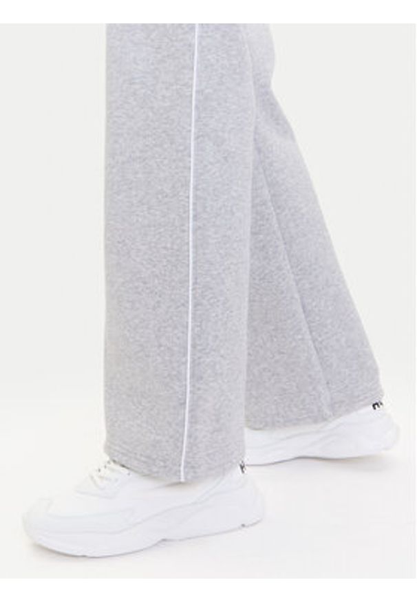 Under Armour Spodnie dresowe Ua Rival 6003711 Szary Loose Fit. Kolor: szary. Materiał: bawełna