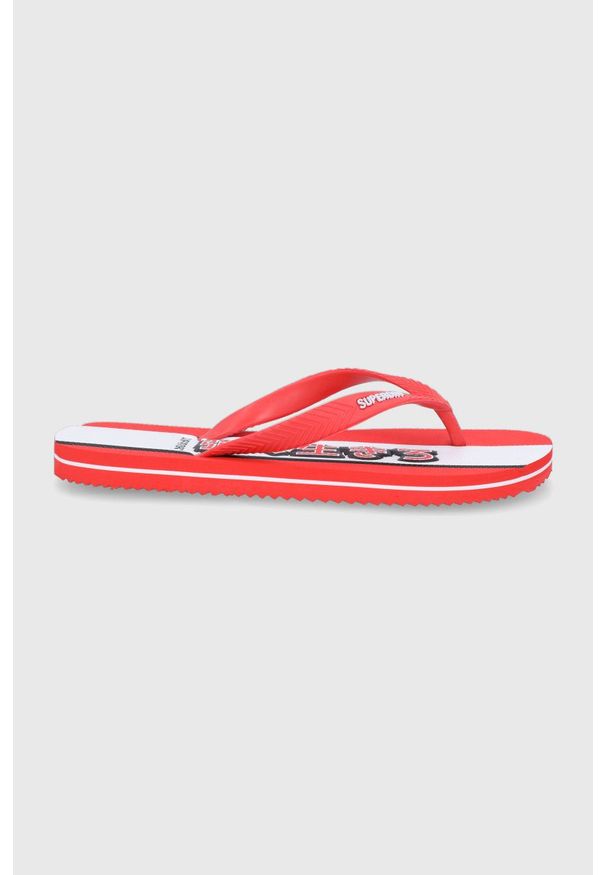 Superdry Japonki męskie kolor czerwony. Kolor: czerwony. Materiał: materiał, guma. Obcas: na obcasie. Wysokość obcasa: niski