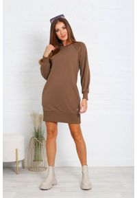 e-margeritka - Sukienka dresowa bawełniana do kolan - M/L, czekolada. Okazja: na co dzień. Kolor: beżowy. Materiał: dresówka, bawełna. Styl: młodzieżowy, casual. Długość: midi