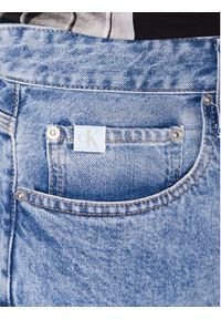 Calvin Klein Jeans Szorty jeansowe J30J322777 Niebieski Relaxed Fit. Kolor: niebieski. Materiał: jeans, bawełna